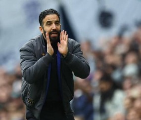 曼联困境深层剖析：为何所有努力均难以根本改变现状？