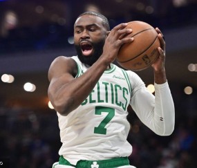 波特18+10+13布朗空砍30分 雄鹿胜凯尔特人